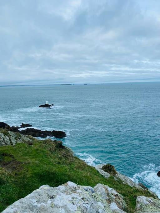 Maisonnette,100m Mer, Proche St Malo/cancale, Wifi Hébergement de vacances *